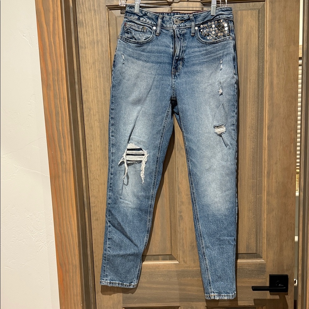 Stylish Distressed Blue Ankle Jeans